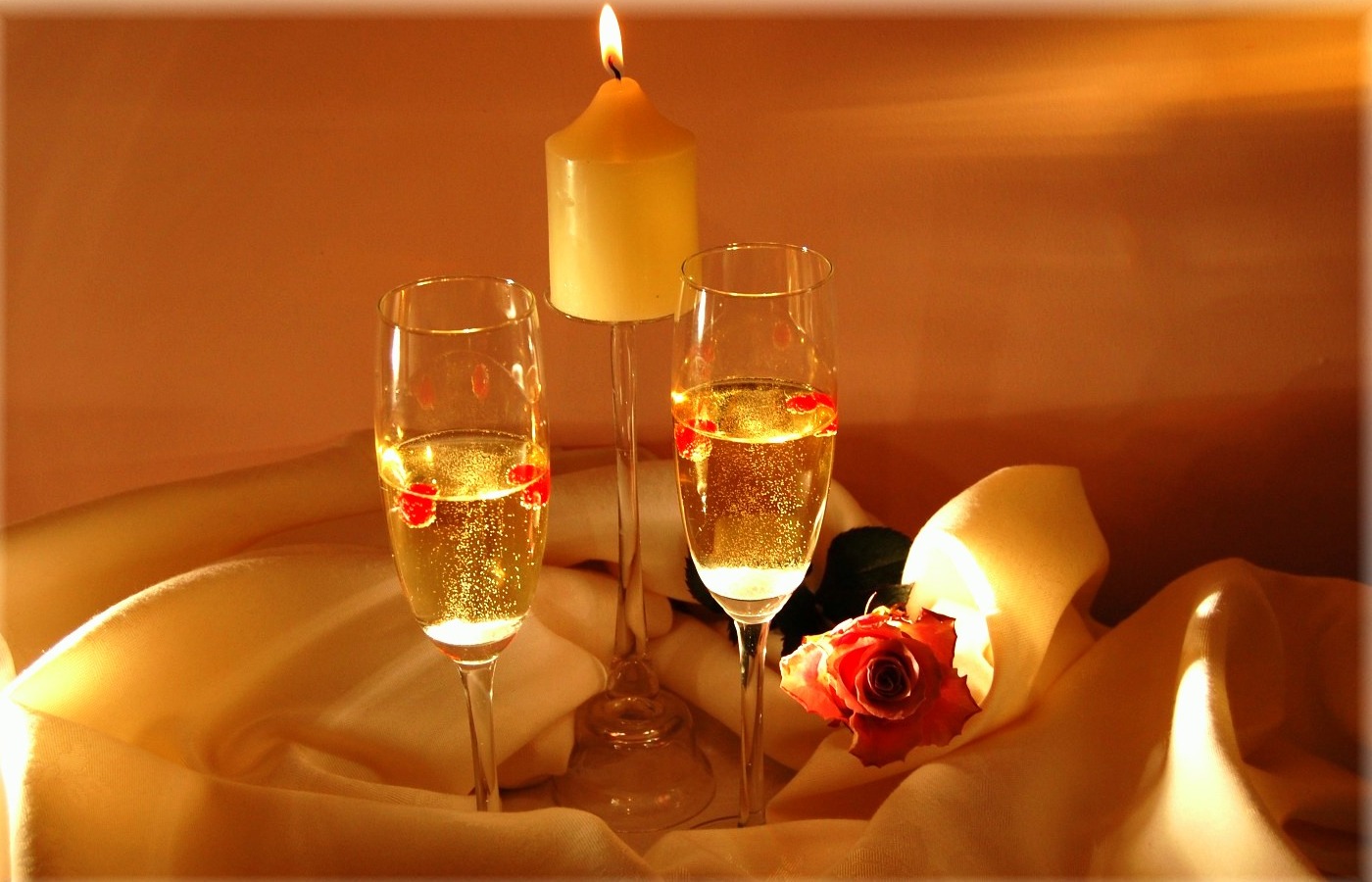 romantic_deco_wine_candle_decoration_hd-wallpaper-1457684
