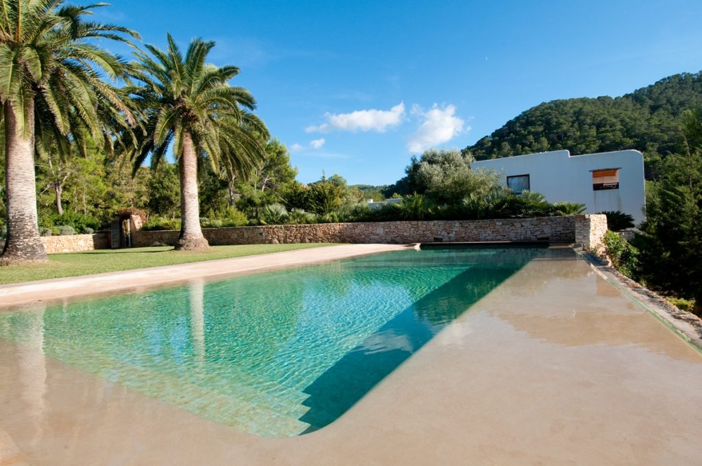 Easter villa in Ibiza - heated pool 